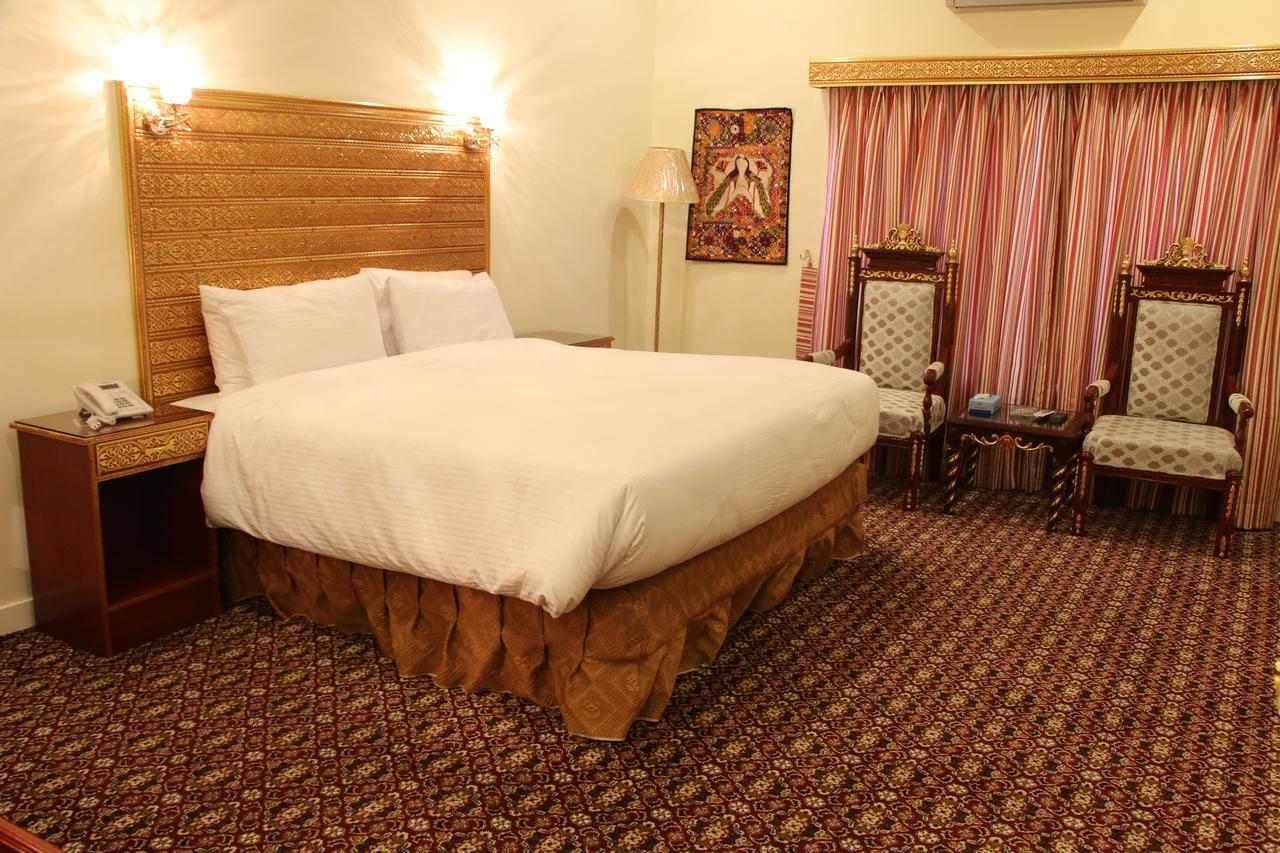 Indus Hotel Hyderabad Exterior foto